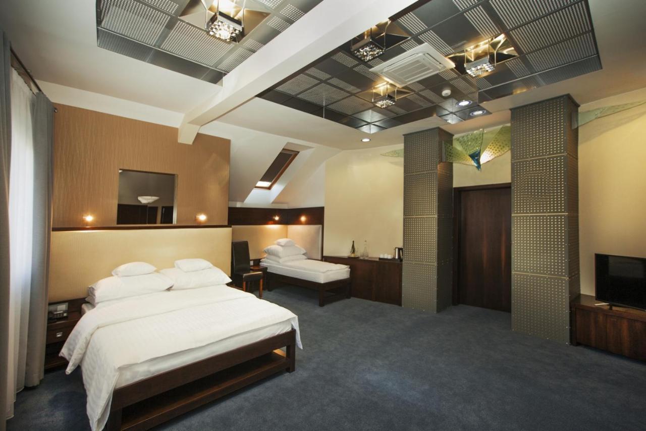 Hotel Inter Bielany Wrocławskie Exteriér fotografie