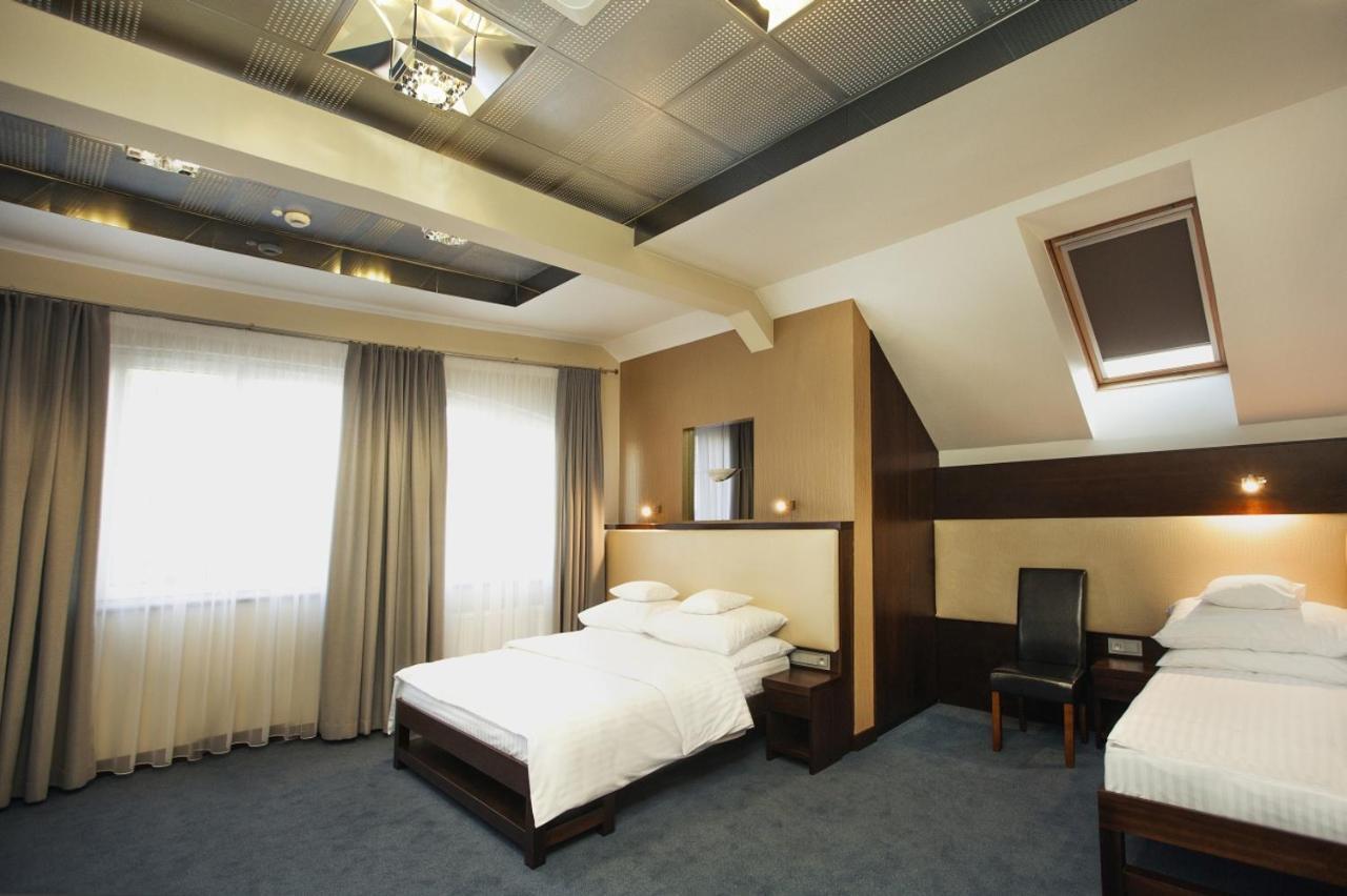 Hotel Inter Bielany Wrocławskie Exteriér fotografie